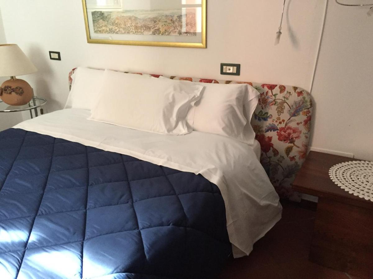 Aliajazz - B&B Hotel - 卡斯特罗维拉里 外观 照片