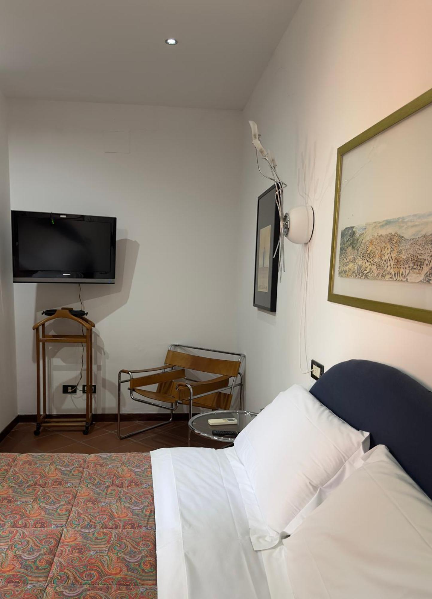 Aliajazz - B&B Hotel - 卡斯特罗维拉里 外观 照片