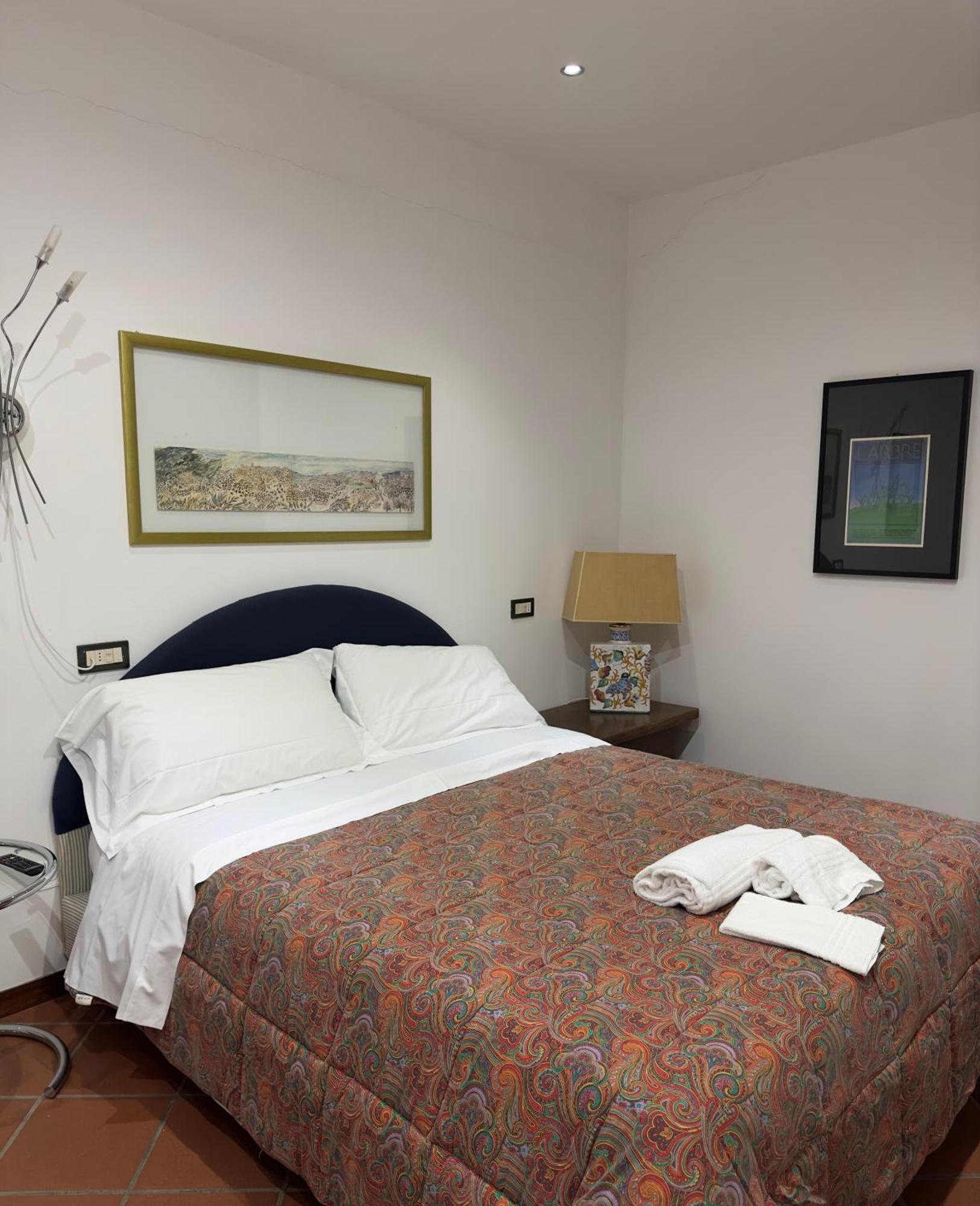 Aliajazz - B&B Hotel - 卡斯特罗维拉里 外观 照片