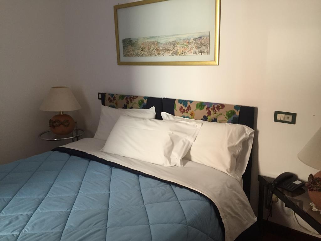 Aliajazz - B&B Hotel - 卡斯特罗维拉里 外观 照片